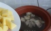营养丰富土豆排骨汤