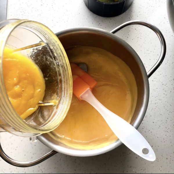 无冰渣丝滑口感芒果蔓越莓冰激凌