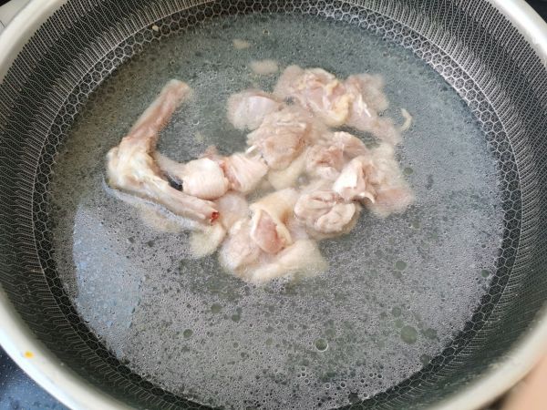 鲍鱼鸡腿刀削面