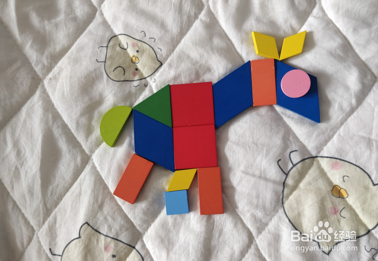 用几何形状怎么拼一匹小马驹？
