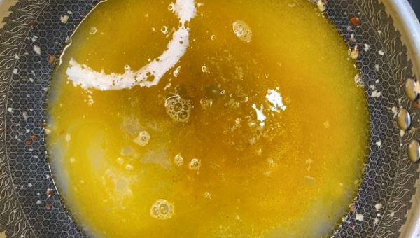 酸辣金汤滑肉米线