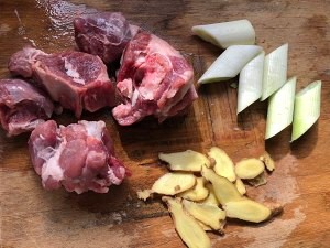 美食汤羹--鲜美白羊肉汤