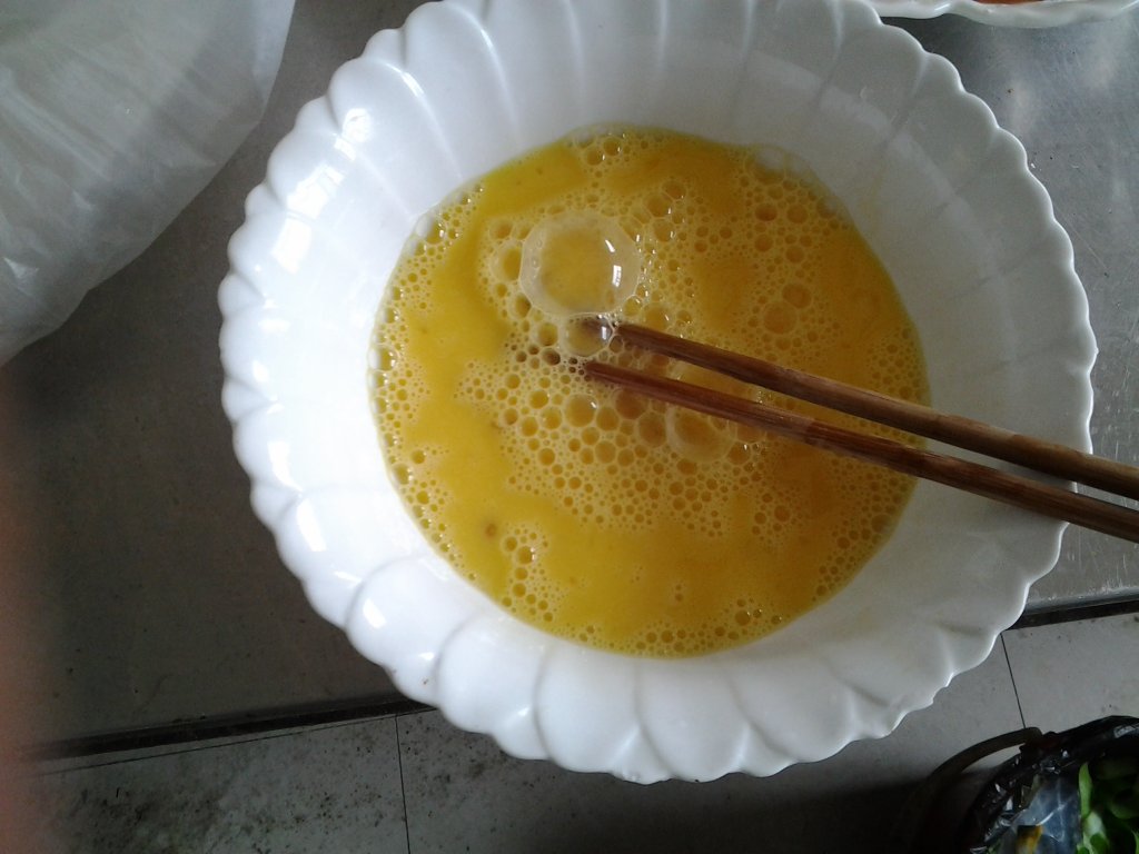 超美味的虾仁煎蛋，每一口都是满满的幸福！