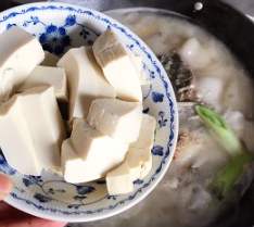 奶白鱼头汤(鲜)