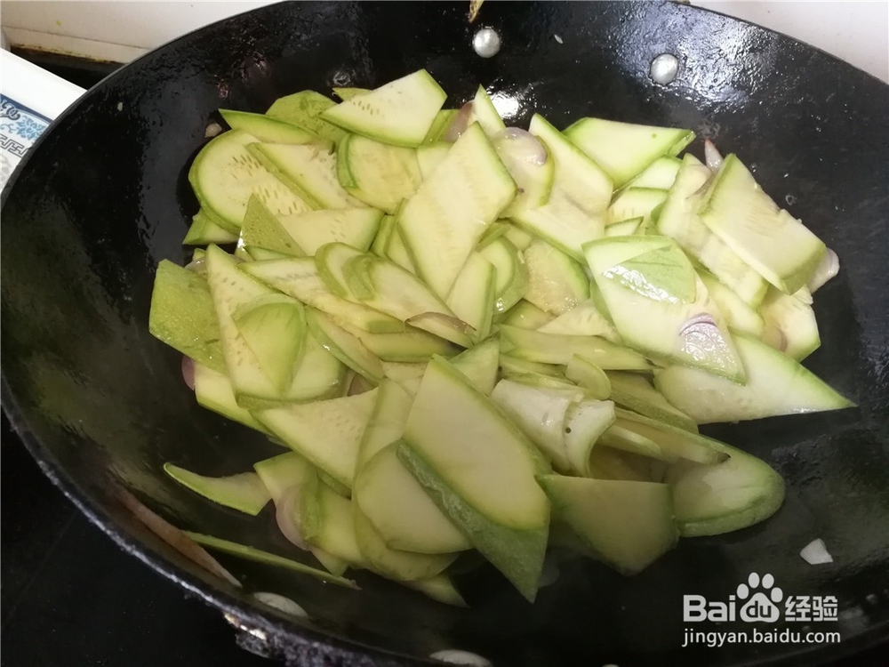 西葫芦炒土鸡蛋