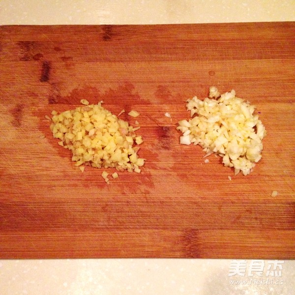 蒜香烤肋排的做法