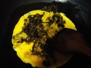 酸菜蛋炒饭