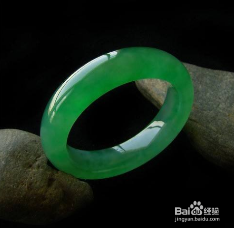 翡翠手镯怎么养才能透
