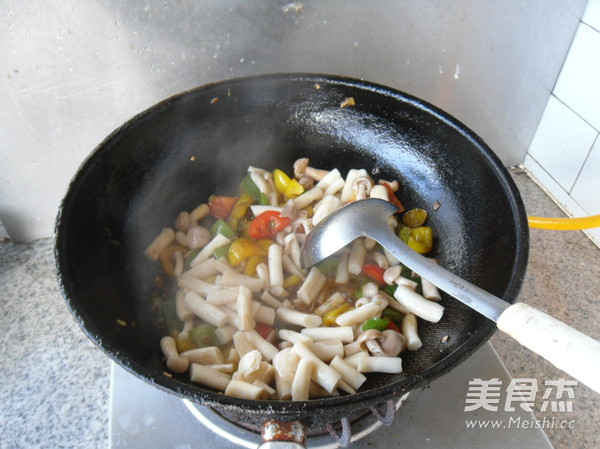 彩椒海鲜菇的做法