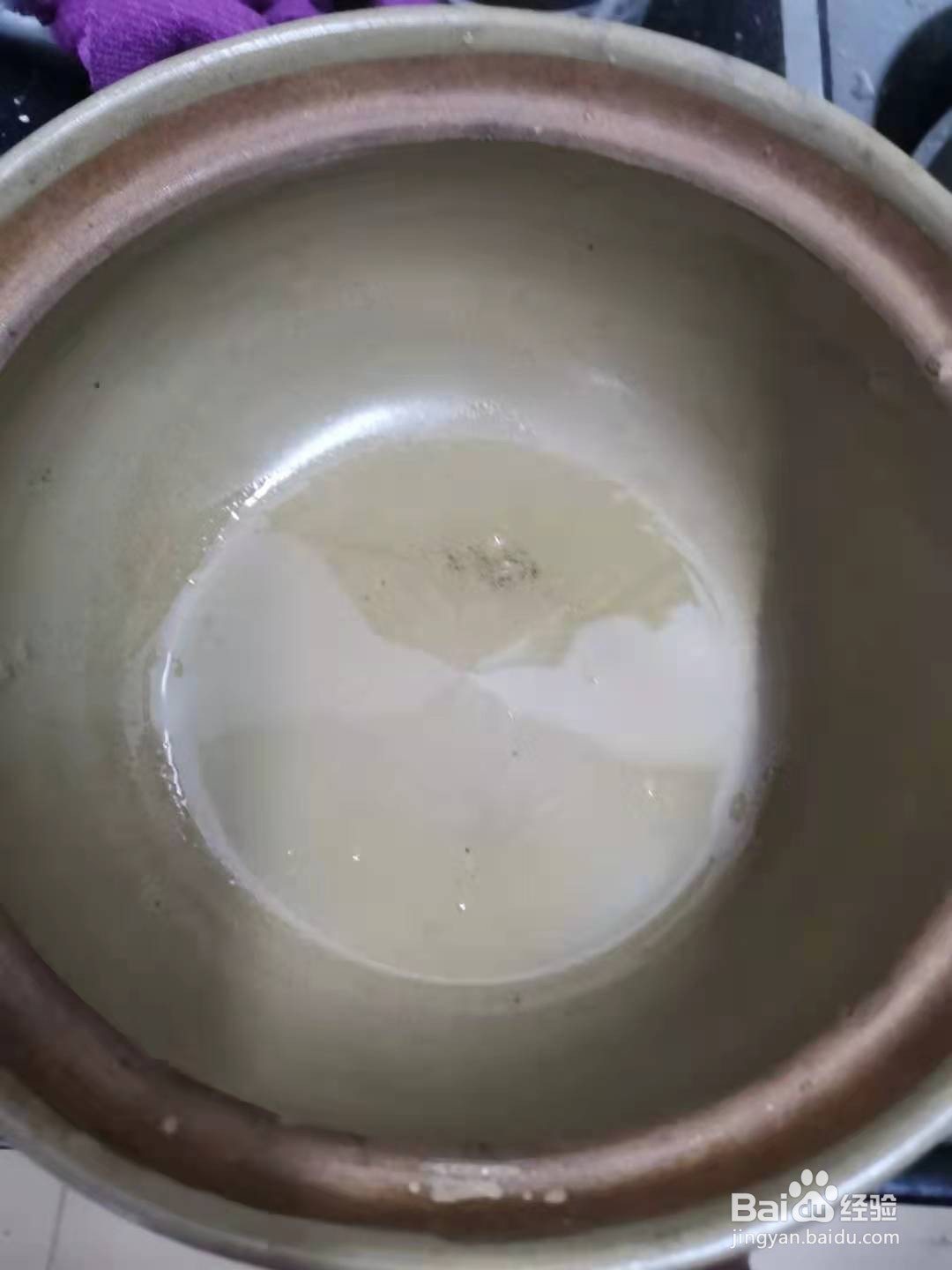 广式腊肠腊鸭腿煲仔饭做法