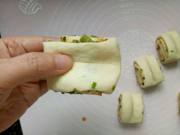 沙茶牛奶葱花卷