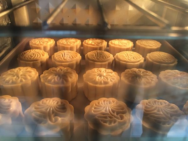 莲蓉咸蛋黄月饼