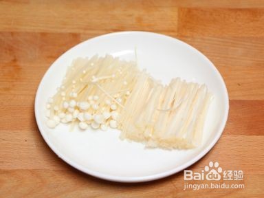 如何做出家常菜系列之菠菜炒金针菇