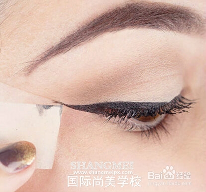 大眼画出来—眼线液的画法技巧
