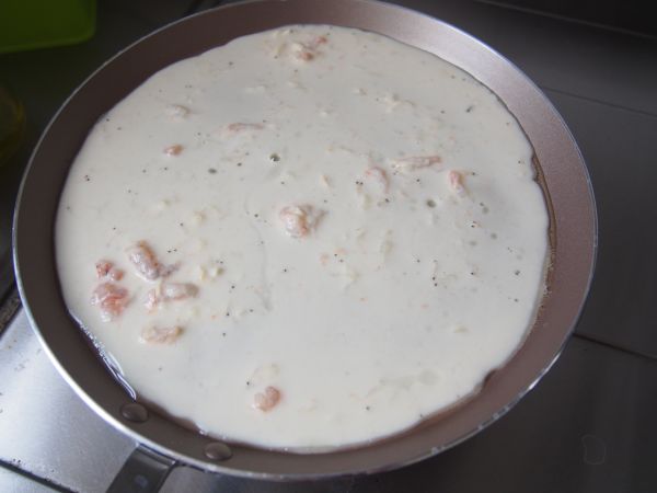虾仁芝麻鸡蛋饼