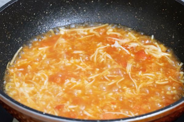 番茄金针菇烩饭