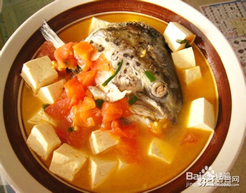 美味三文鱼头豆腐汤的做法