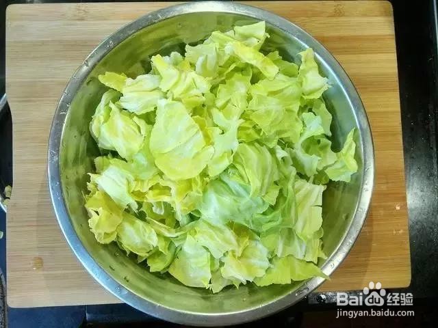 凉拌手撕卷心菜