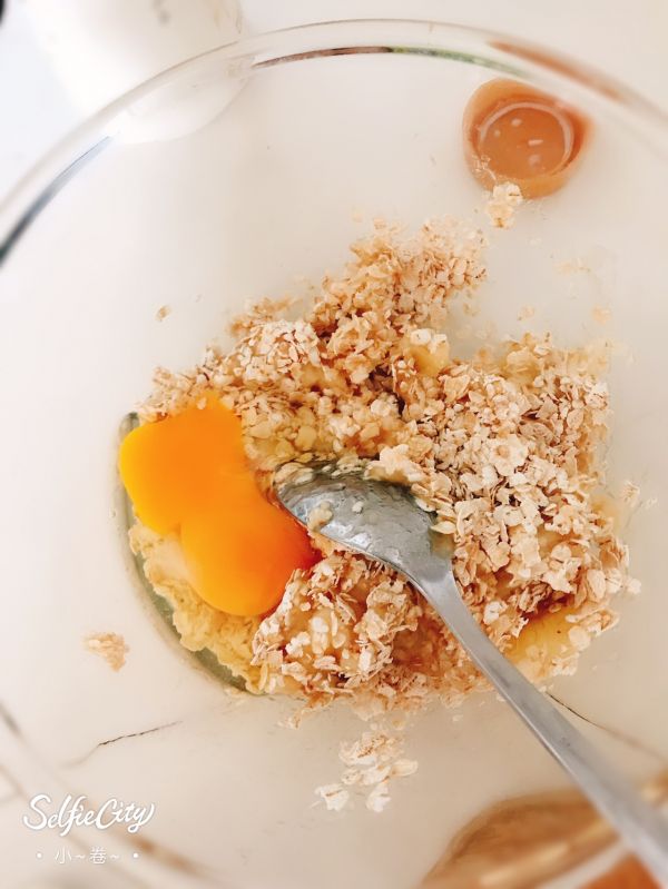 肉桂香蕉蓝莓烤燕麦