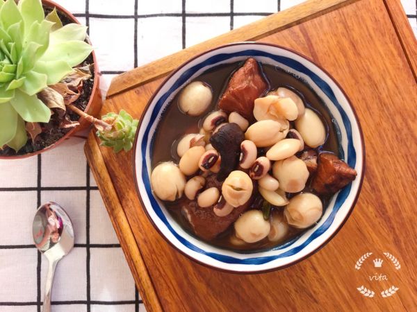 莲子芒果核煲瘦肉