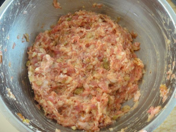 榨菜笋丁鲜肉饼