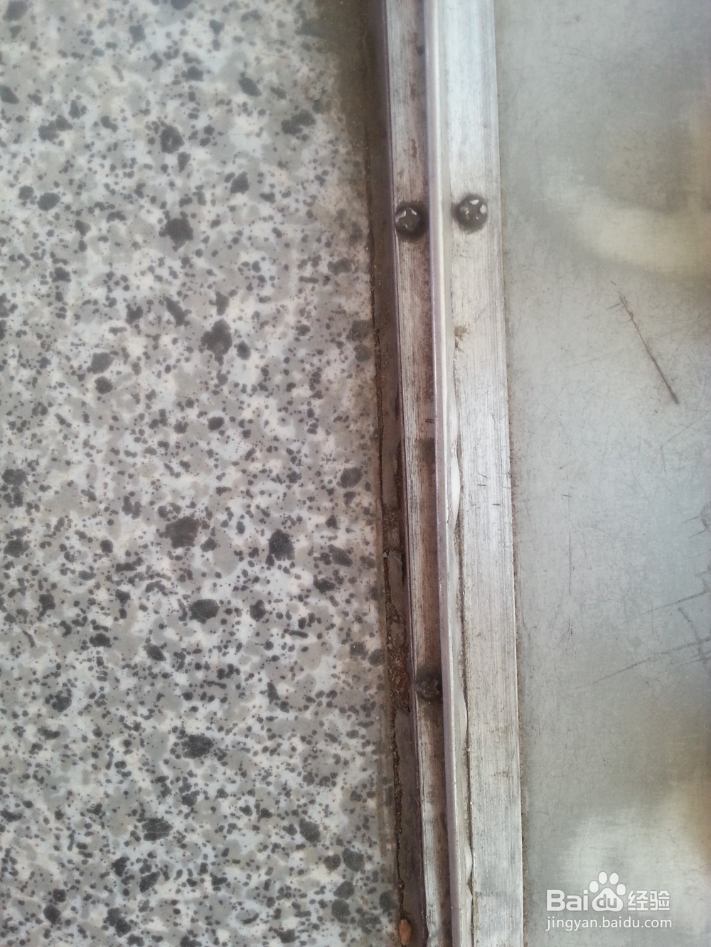 图解铝合金门轨道坏了更换方法