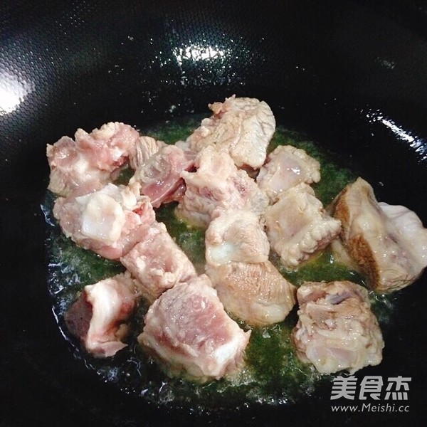 排骨山药汤的做法