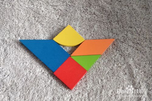 用九巧板拼图玩具怎样拼一朵花?