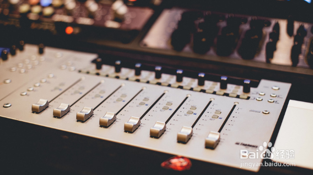 主持人怎么练口才？