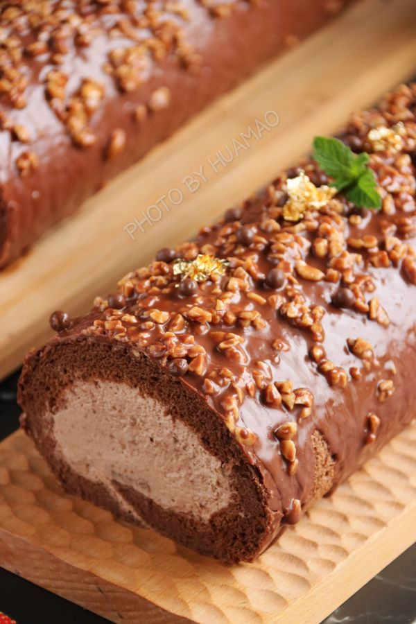 脆皮巧克力梦龙蛋糕卷