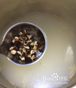香菇蛤蜊海鲜粥的制作步骤