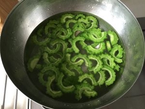 养生食补蜂蜜苦瓜的做法