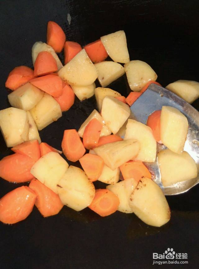 土豆胡萝卜焖牛肉的做法[图]