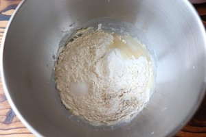 爆浆芝士培根餐包的做法