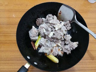 如何做出一份好吃的的红烧牛肉