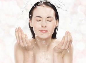 脸部油腻怎么办?