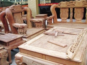 红木家具的表面处理方式有哪些？