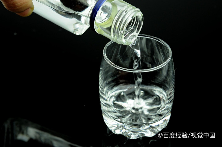 白酒怎么区分粮食酒和勾兑酒