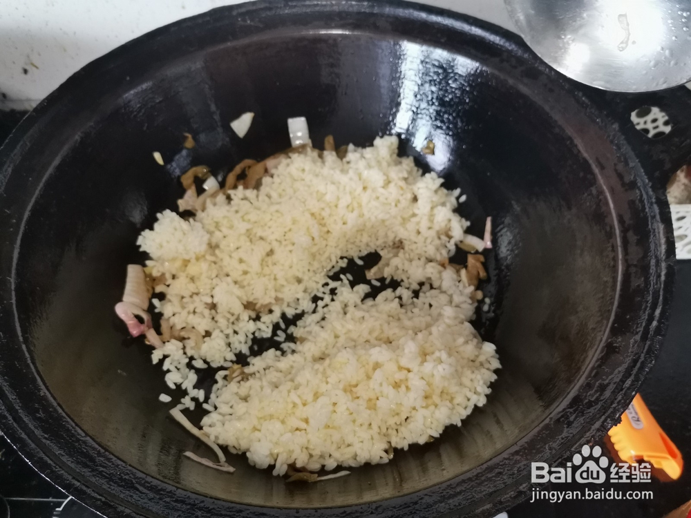 榨菜肉丝蛋炒饭