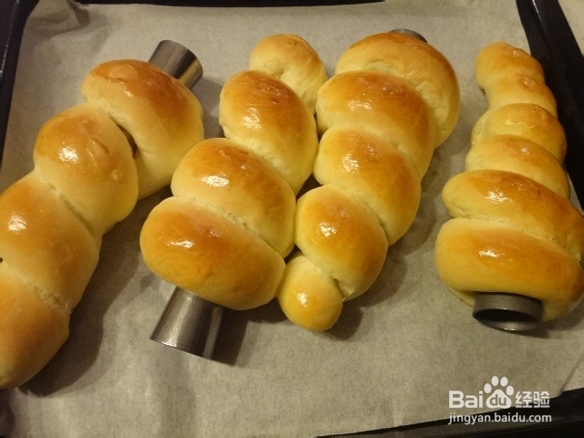 如何制作怀旧的【掼奶油螺旋面包卷】