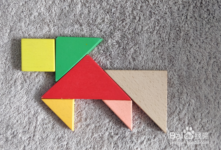 用七巧板怎样拼一只奔跑的狗？