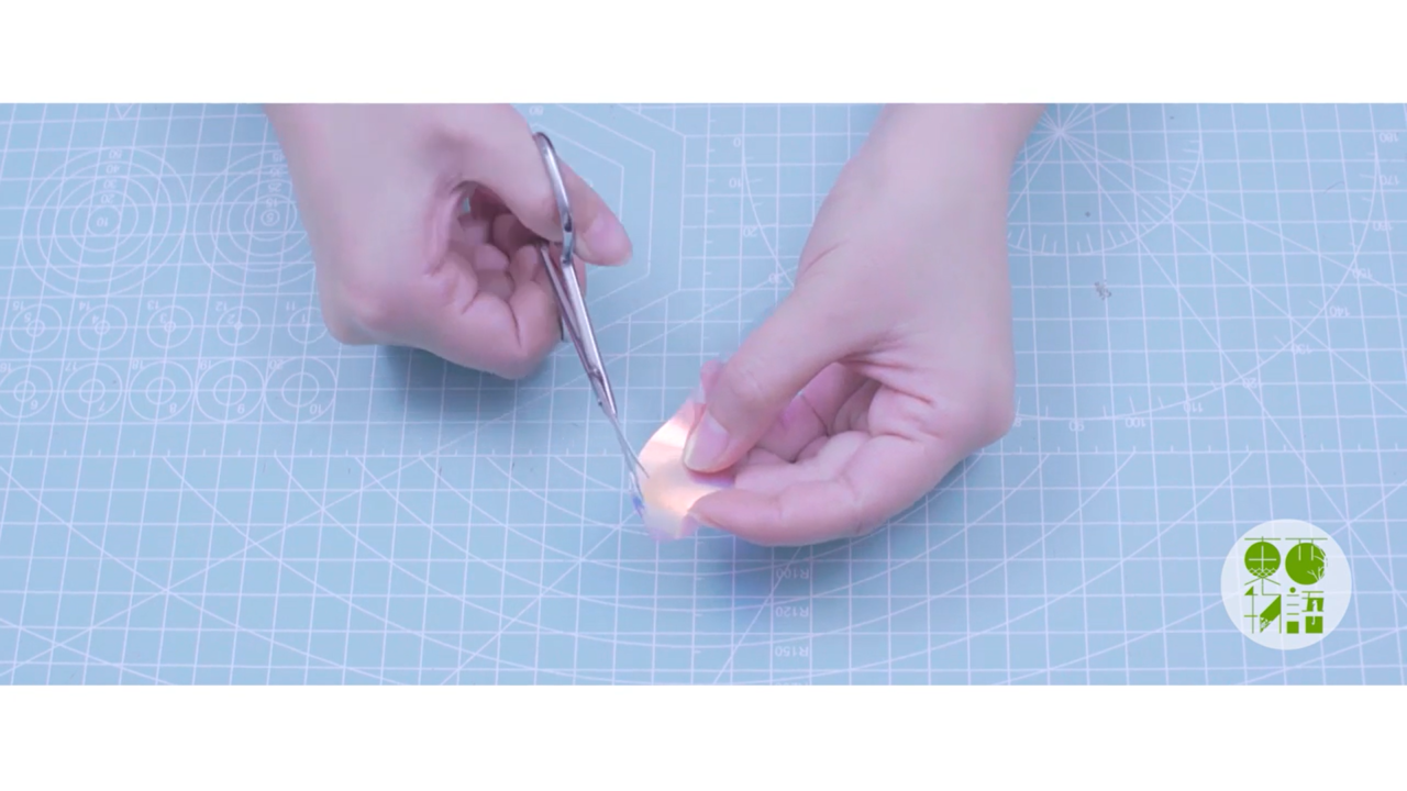 怎样制作DIY3款彩虹镭射耳环