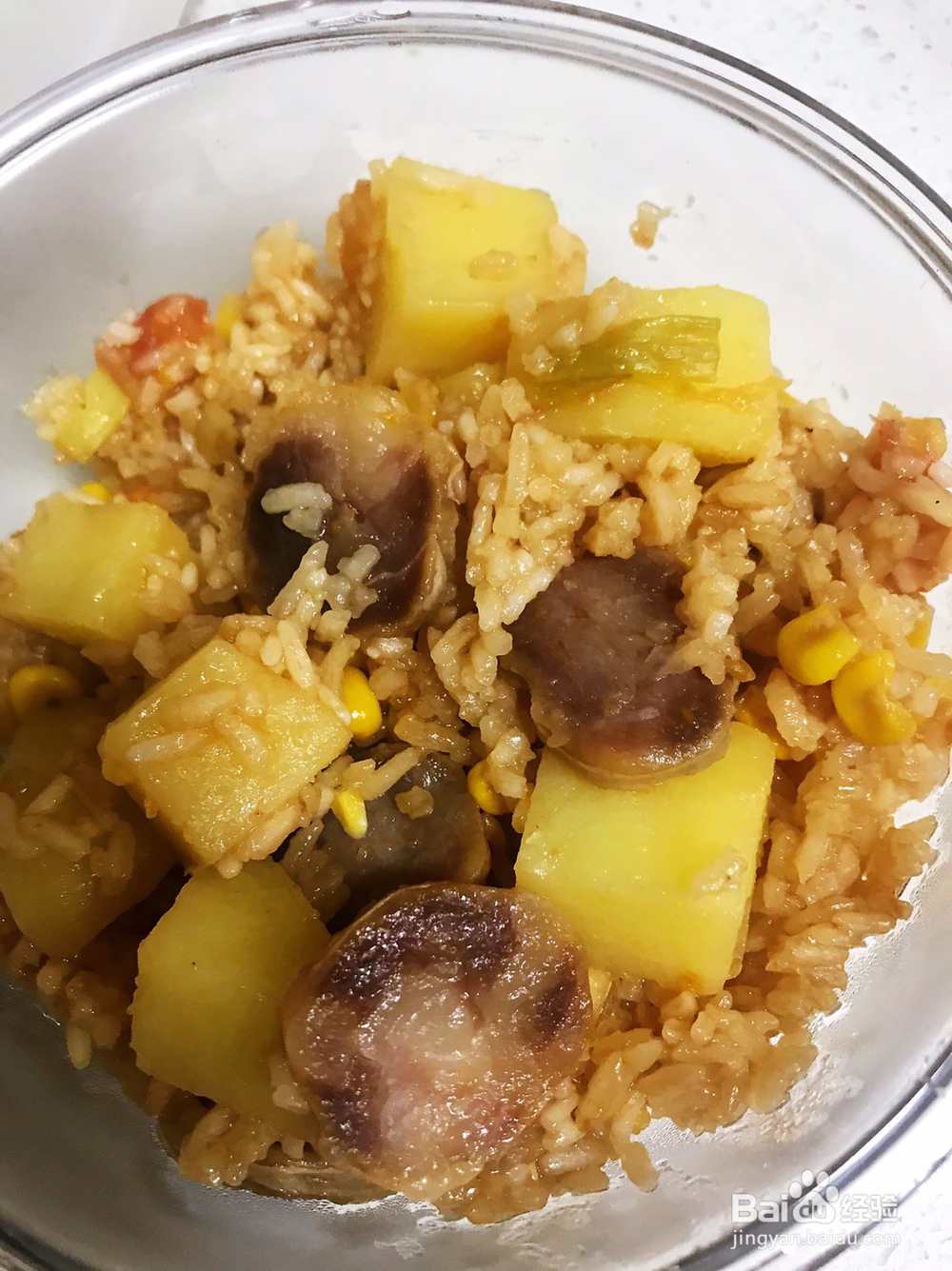 诱惑味蕾的番茄土豆腊肠焖饭