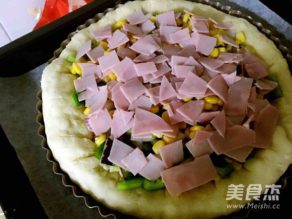 芝心火腿蔬菜披萨