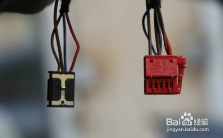 来看看怎么给爱车加装高配LED顶灯