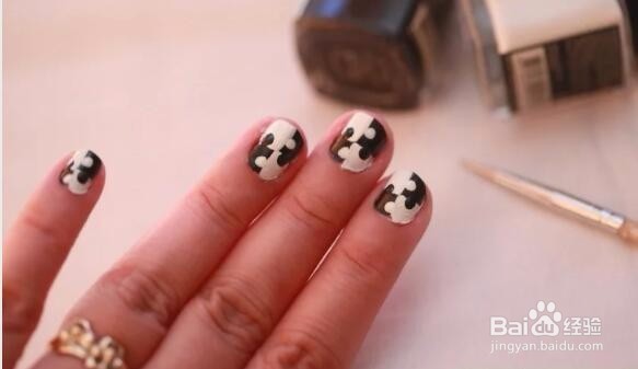 如何做漂亮的拼图美甲