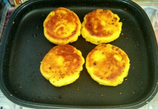 奶香玉米发面饼