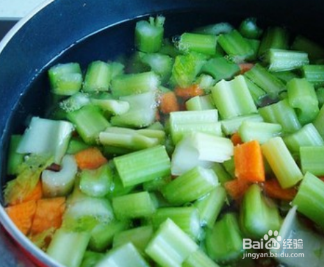 芹菜萝卜炒腊肠