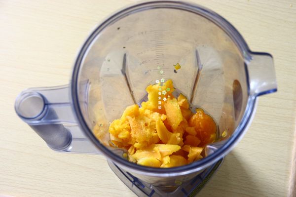 芒果水蜜桃白兰地鸡尾酒