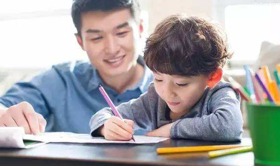 老师说：“我原想，书中的道理，你们长大了自然会知道的。”改为第三人称转述句